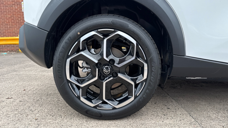 Citroen C3 83kW Plus 44kWh 5dr Auto Electric Hatchback